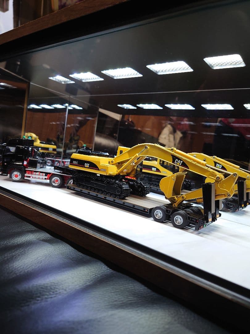 トレーラー　CAT