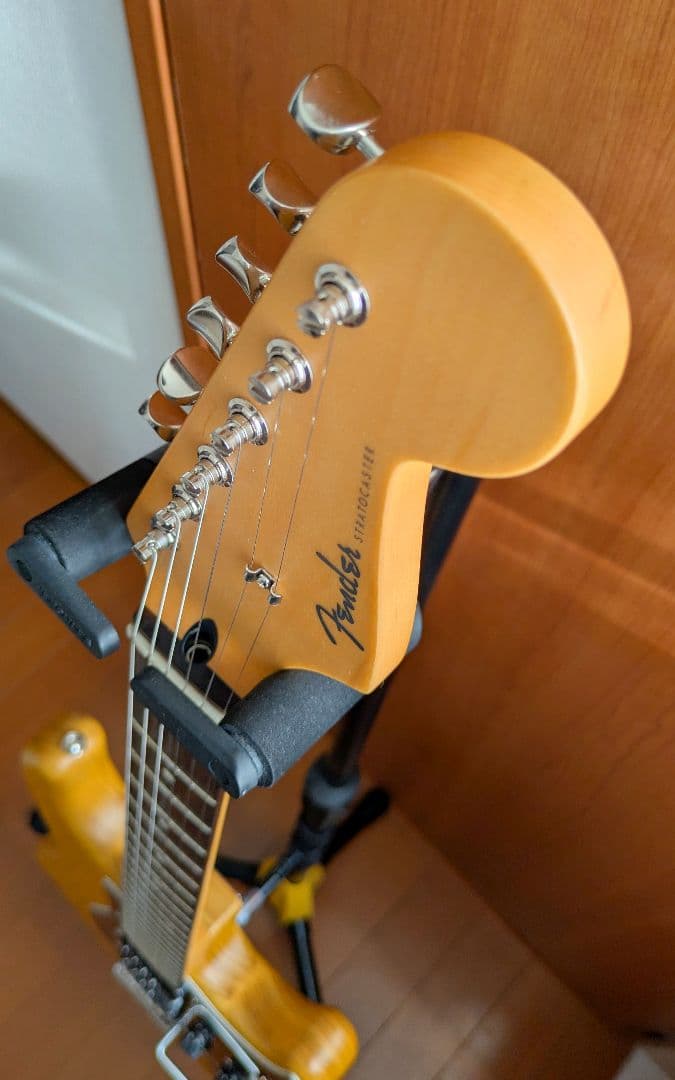 【kt175】Fender MIJ Limited ストラト 使用浅 中古