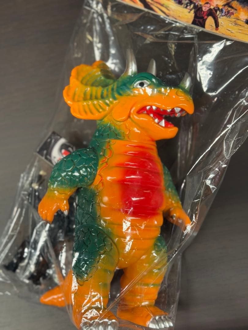 mushimark 三ツ角竜怪獣 ソフビ