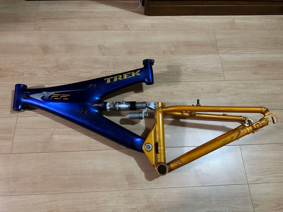 貴重品 最終改良型TREK Y22 OCLV カーボンフレーム　トレック Y33