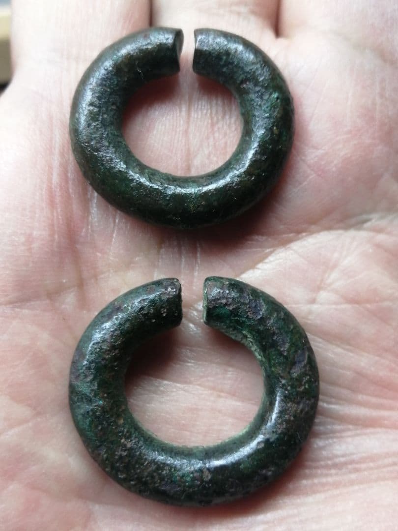 ★【古墳期】『高麗青銅耳環』　　二対。本物　古墳よりの発掘品です。極美品。
