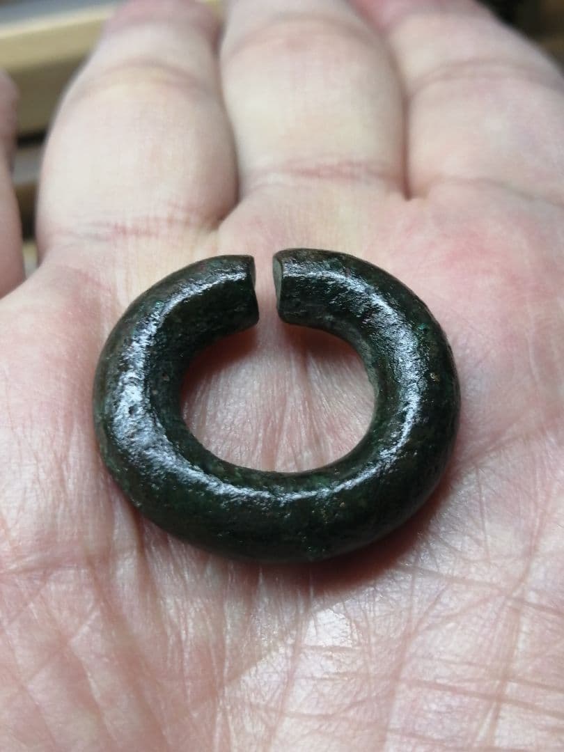 ★【古墳期】『高麗青銅耳環』　　二対。本物　古墳よりの発掘品です。極美品。