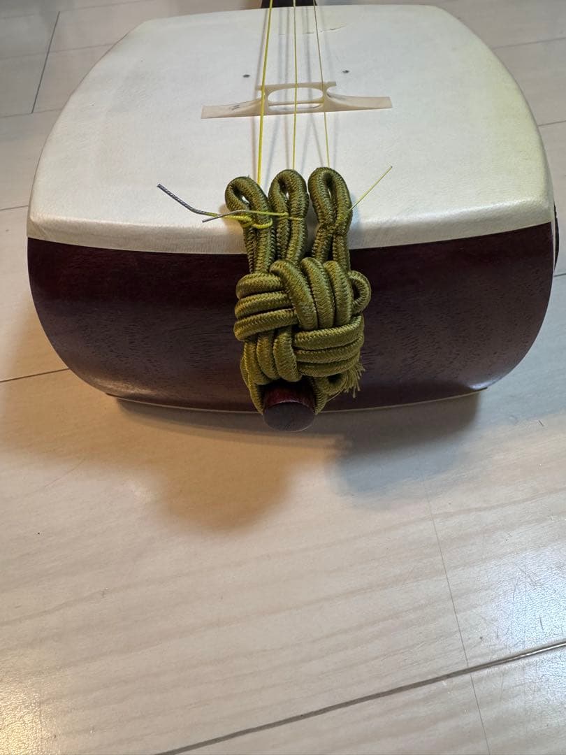 民謡三味線　中棹　紅木　地唄　二本溝　片面皮やぶれあり