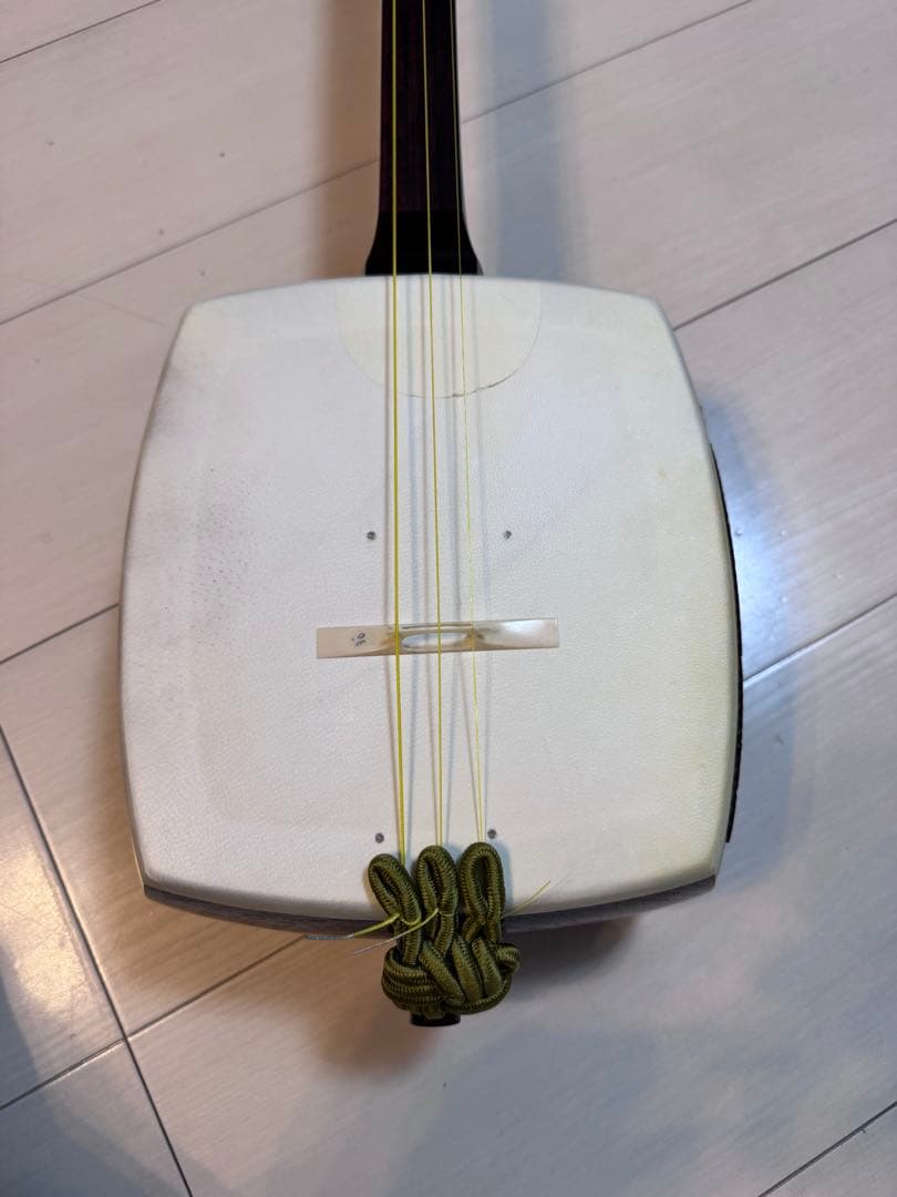 民謡三味線　中棹　紅木　地唄　二本溝　片面皮やぶれあり