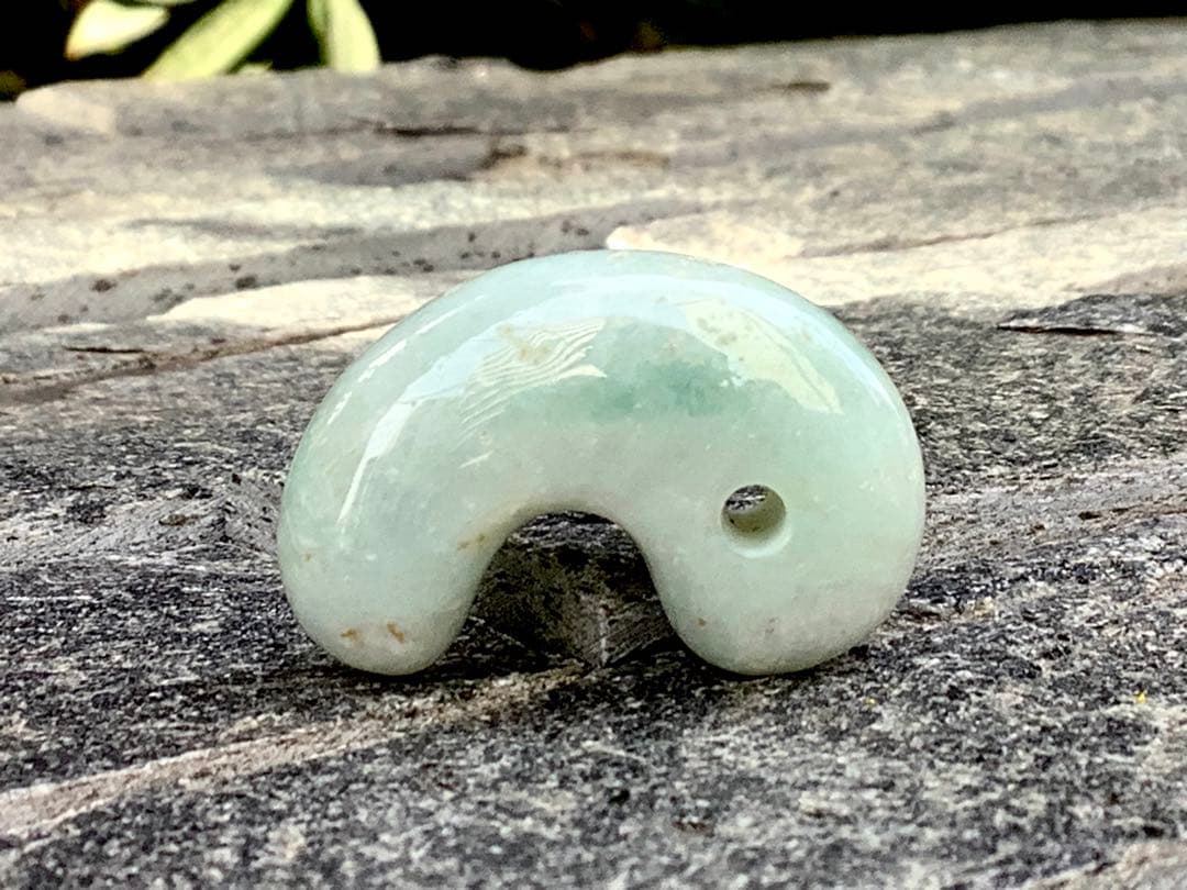 ✳吉祥開運　古代からの縁起良い糸魚川翡翠勾玉　本物ジェダイト‼️ 機械鑑定書付…