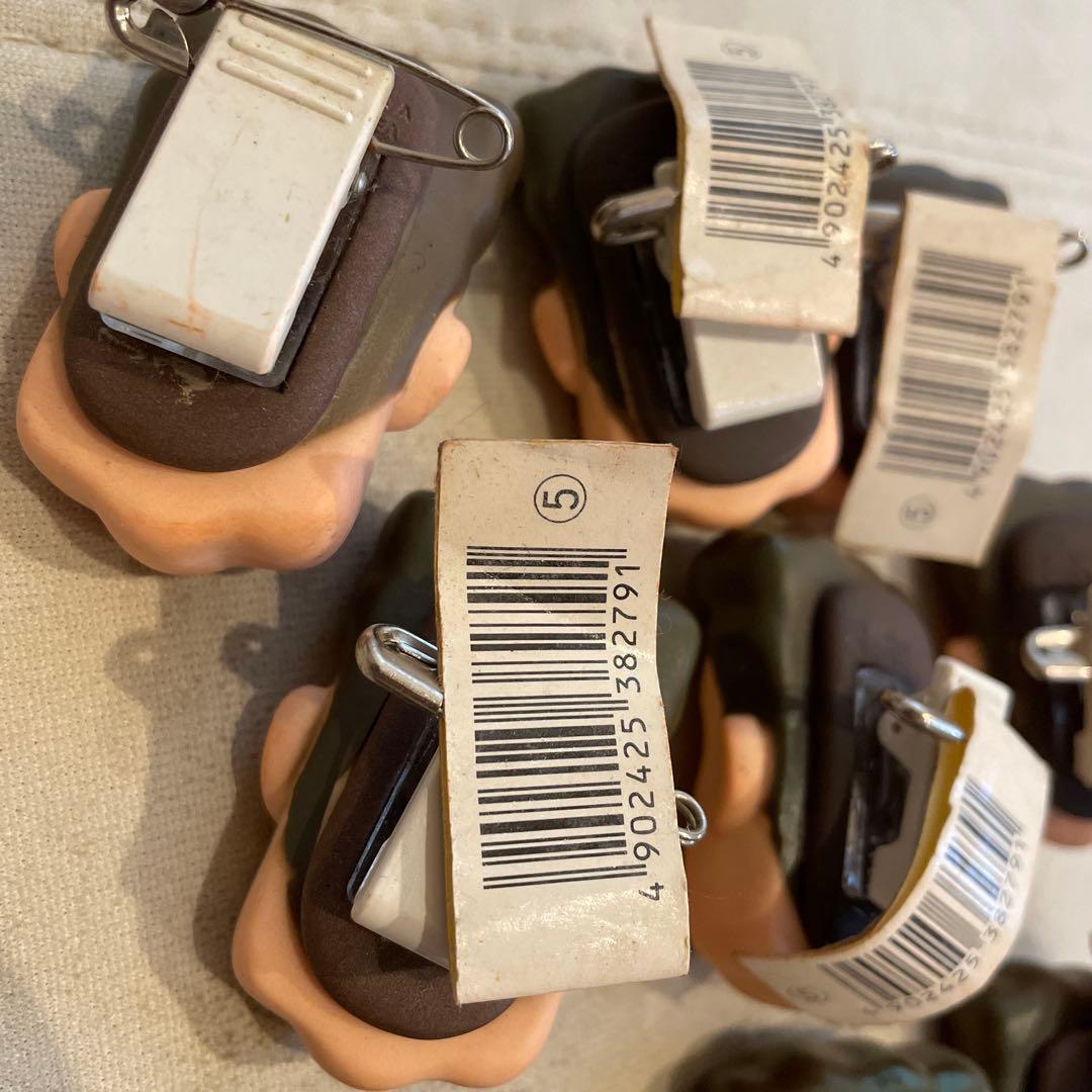 レア品　クレヨンしんちゃん　野原ひろし　フィギュア　ピンバッジ