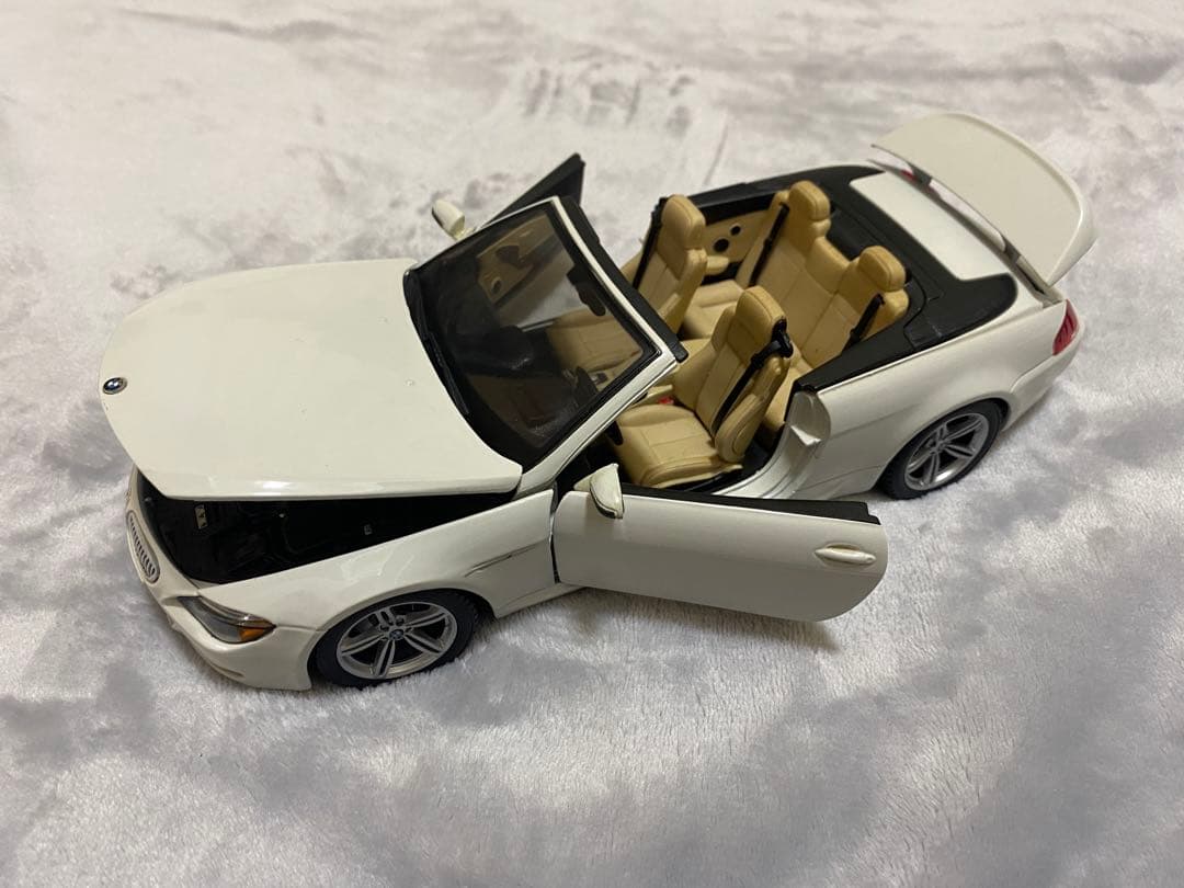 ミニカー Maisto  M6 Cabriolet 1/18