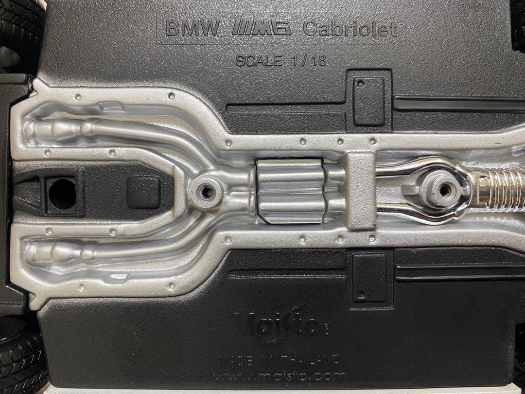 ミニカー Maisto  M6 Cabriolet 1/18