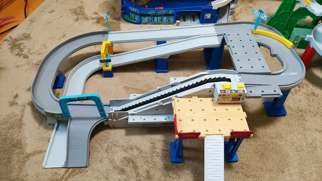 【特価】トミカコース3つ＋おまけ　箱付き（トミカは付いてません）