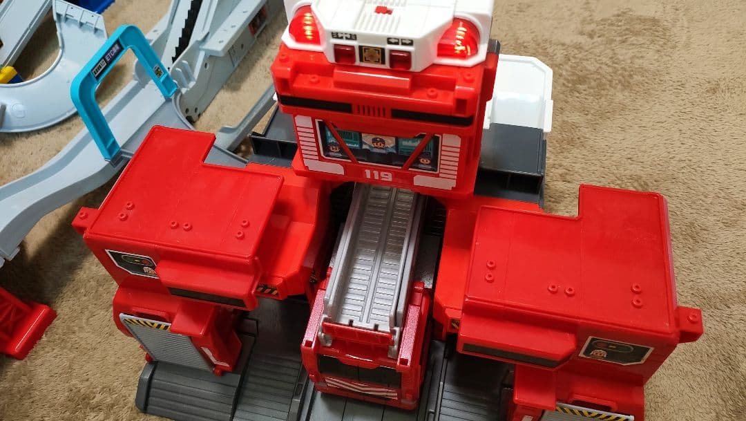 【特価】トミカコース3つ＋おまけ　箱付き（トミカは付いてません）