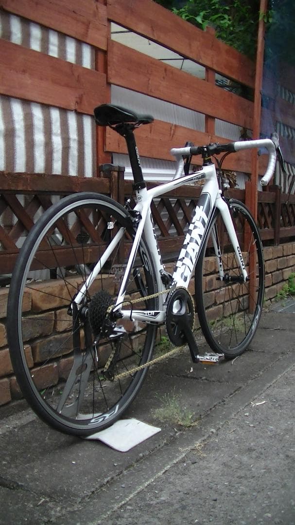 GIANT TCR R3000 2*9速　ロードバイク　美品