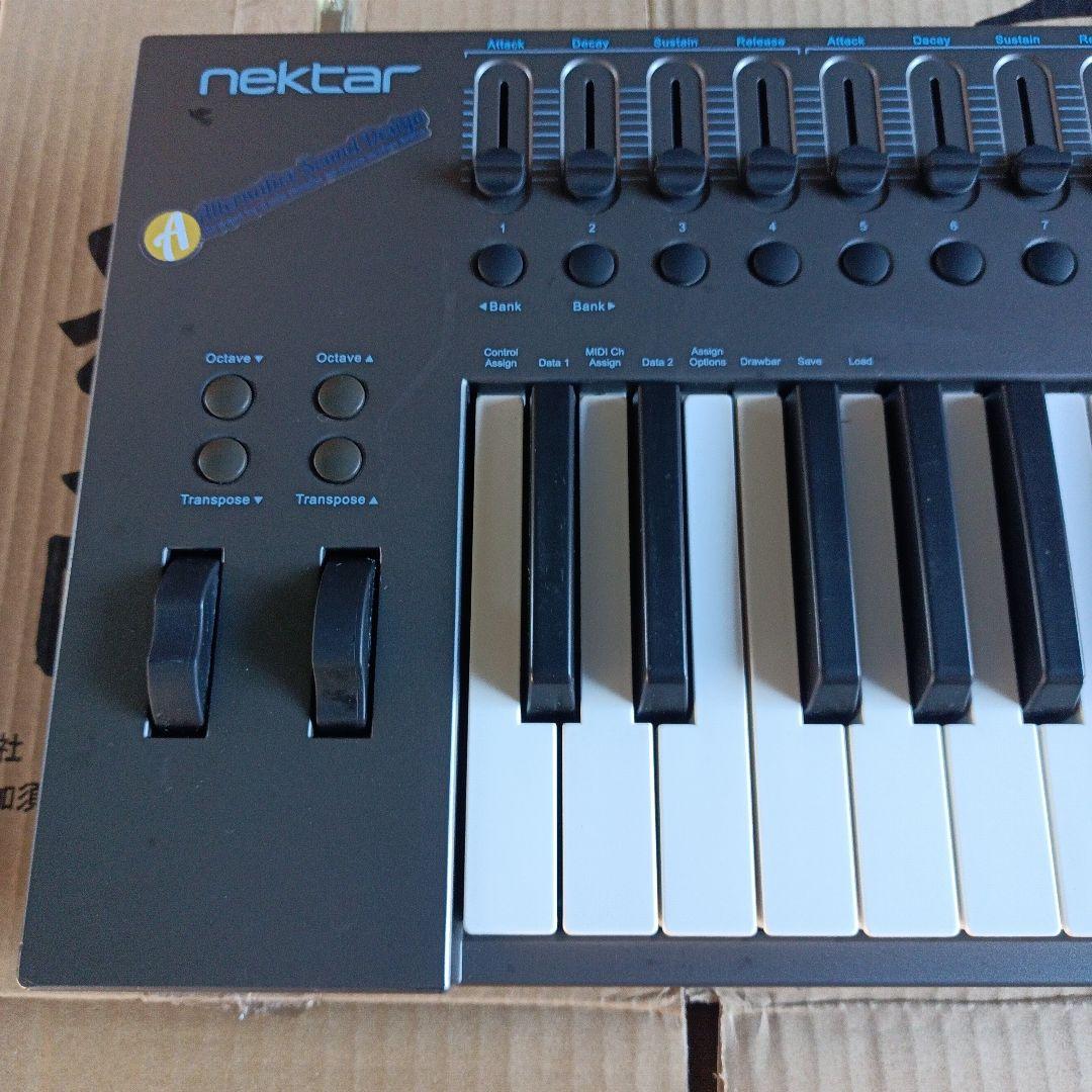 Nektar IMPACT LX49+ シンセサイザー