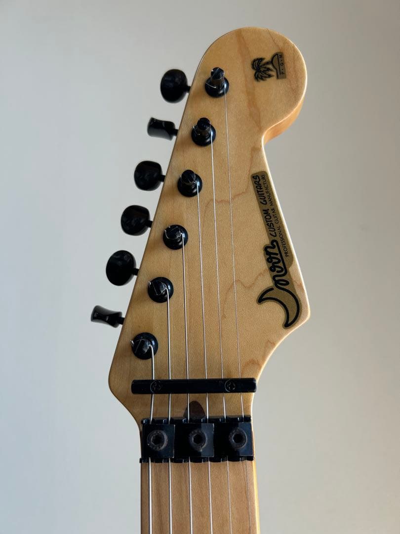 moon guitar バルトリーニピックアップ搭載