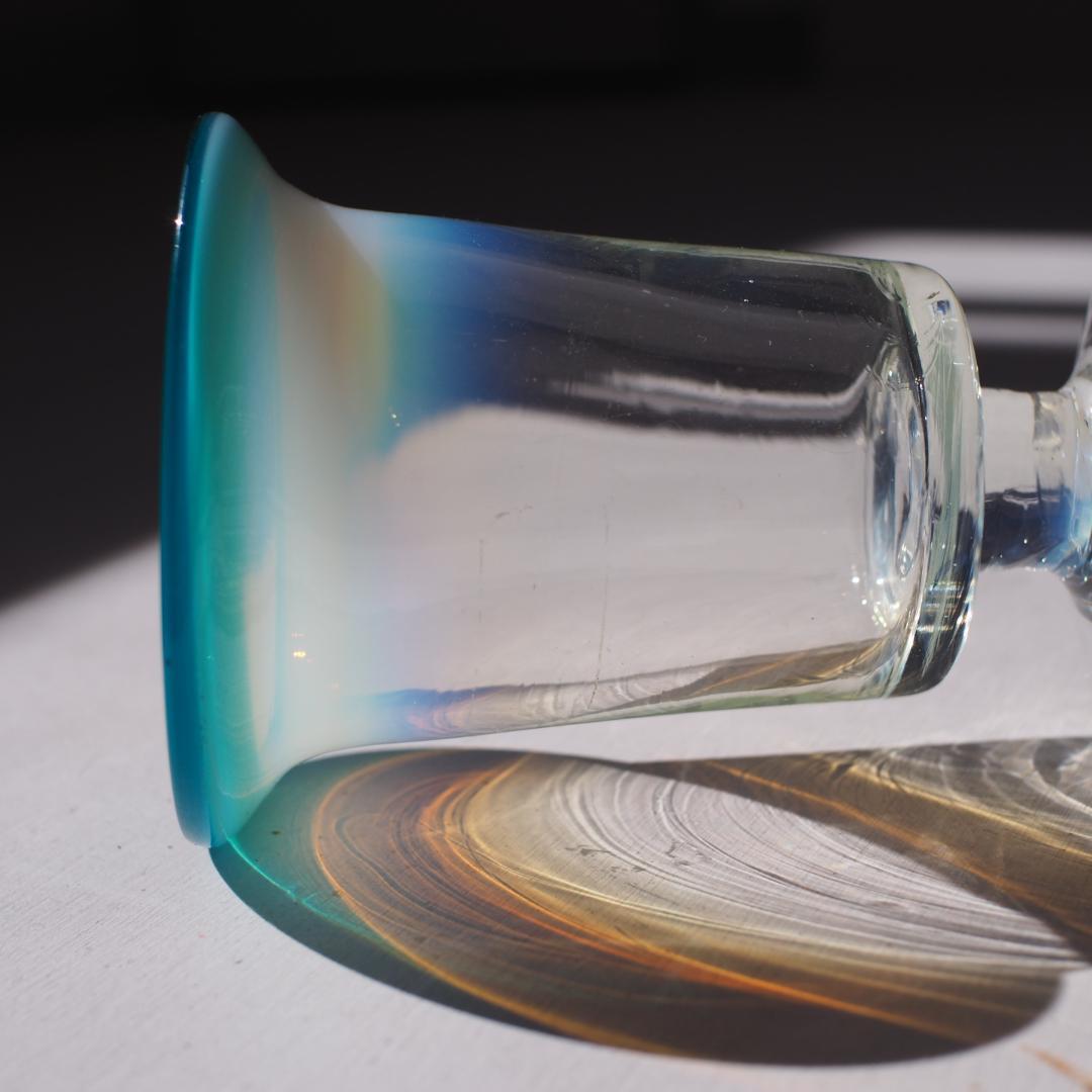 氷コップ ベル型 乳白ぼかし 青 / 明治 大正