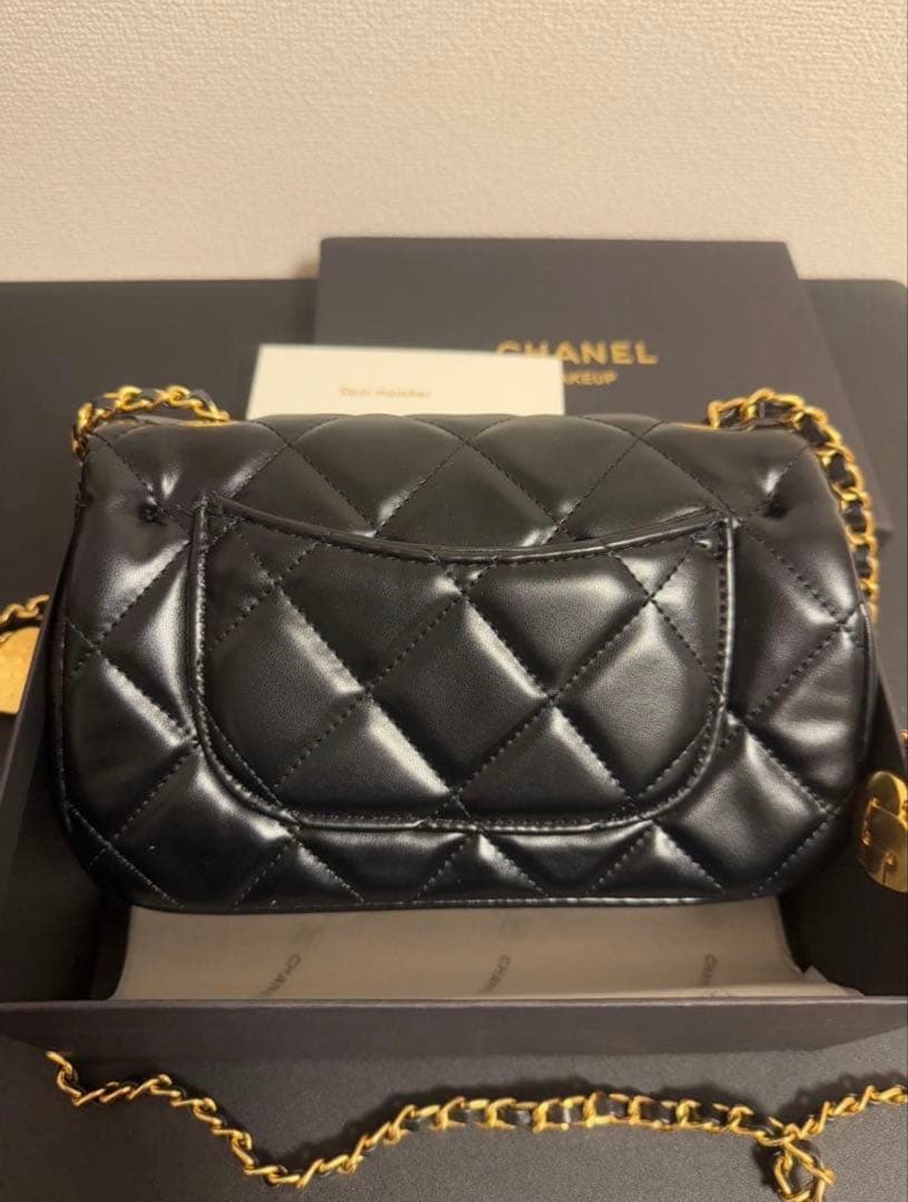 シャネル　ノベルティ　ショルダーバッグ　エナメル　VIP