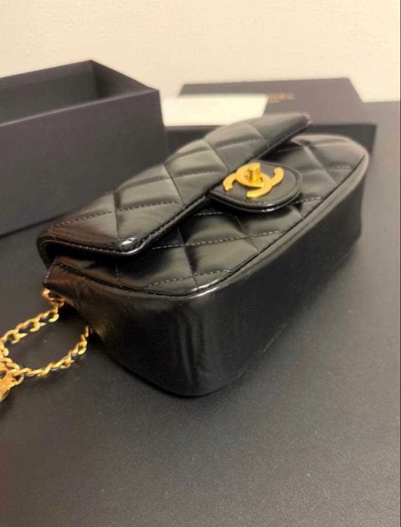 シャネル　ノベルティ　ショルダーバッグ　エナメル　VIP