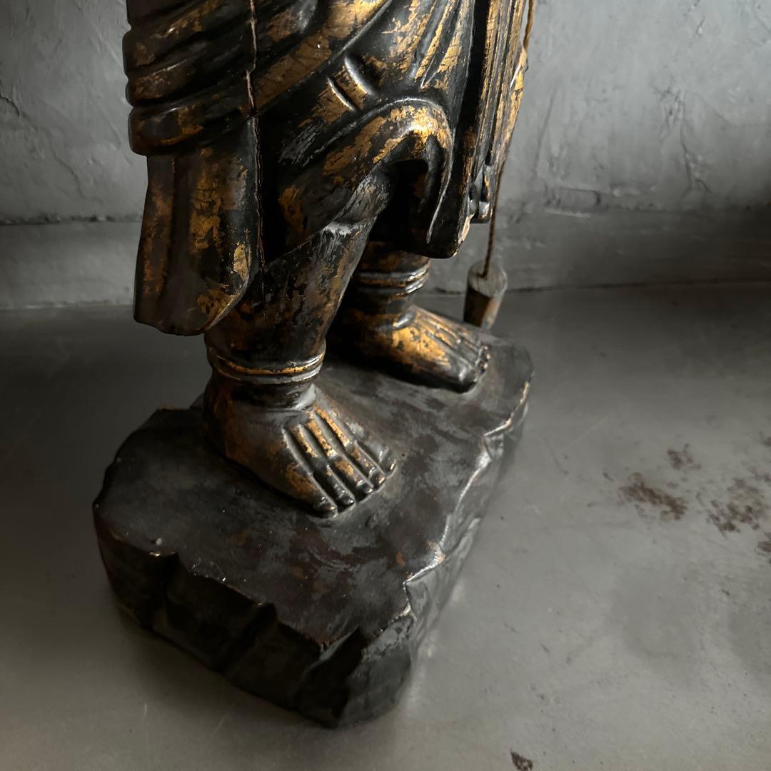 ヴィンテージ　迫力の木製彫刻 剣を持つ像