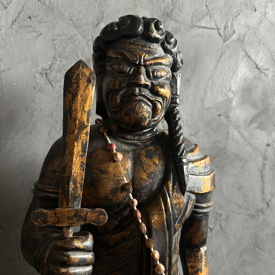 ヴィンテージ　迫力の木製彫刻 剣を持つ像