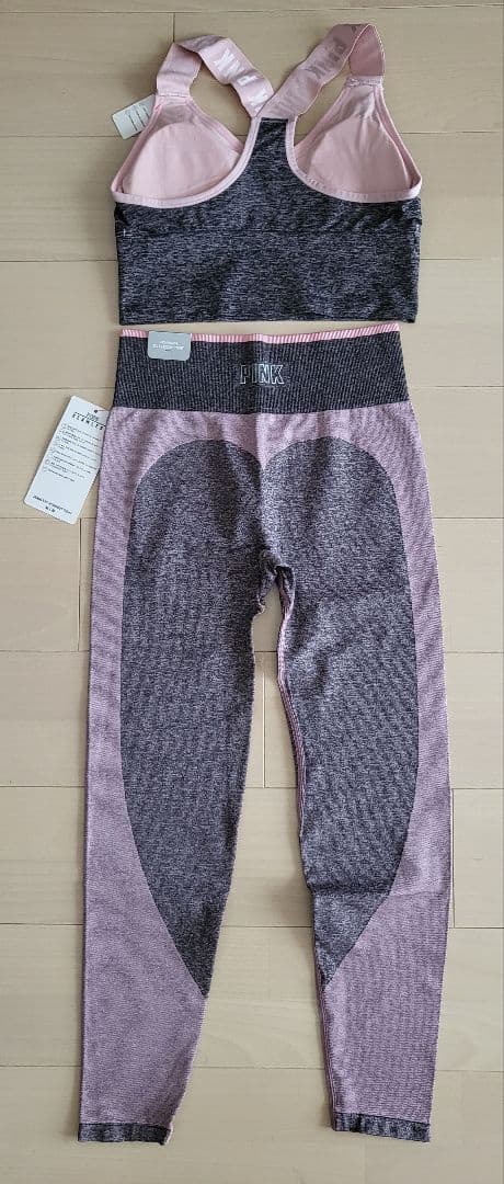 【新品 タグ付き】ヴィクトリアズシークレット PINK スポーツウエア(上下)