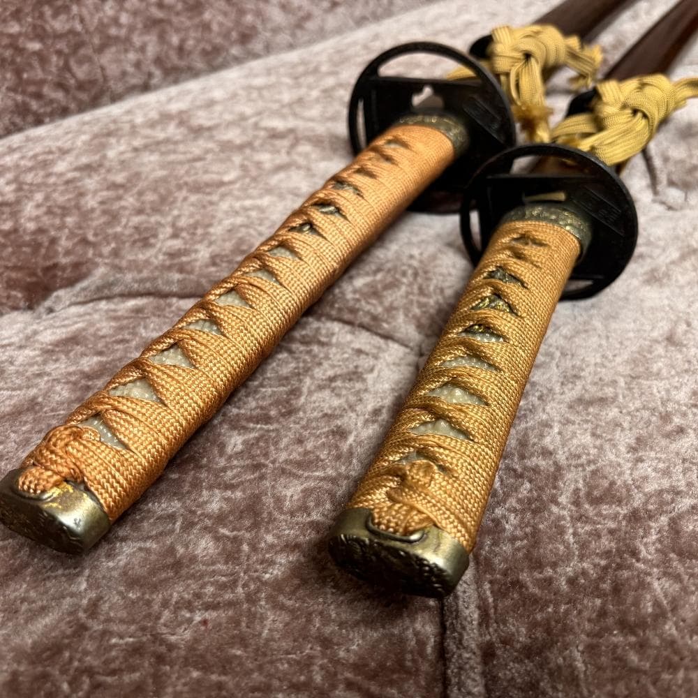 模造刀 模擬刀 レプリカ 大小揃え 互の目尖り刃 鉄鍔 梨地鞘 観賞用