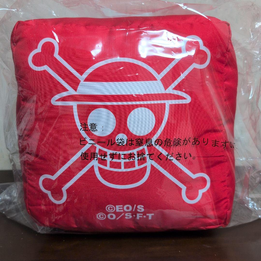 一番くじ　ワンピース　C賞　クッション　E賞　ケース　ラストワン賞　プレイマット