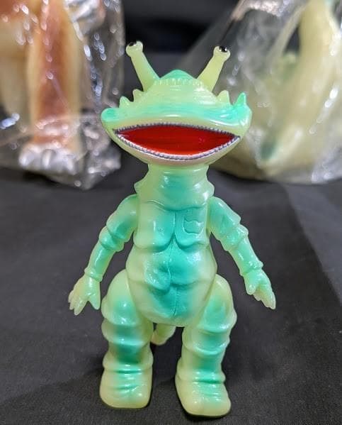 蓄光ゴメス＆ナメゴン（ブルマァク復刻）未開封ソフビ２体セット＋カネゴン蓄光ミニ