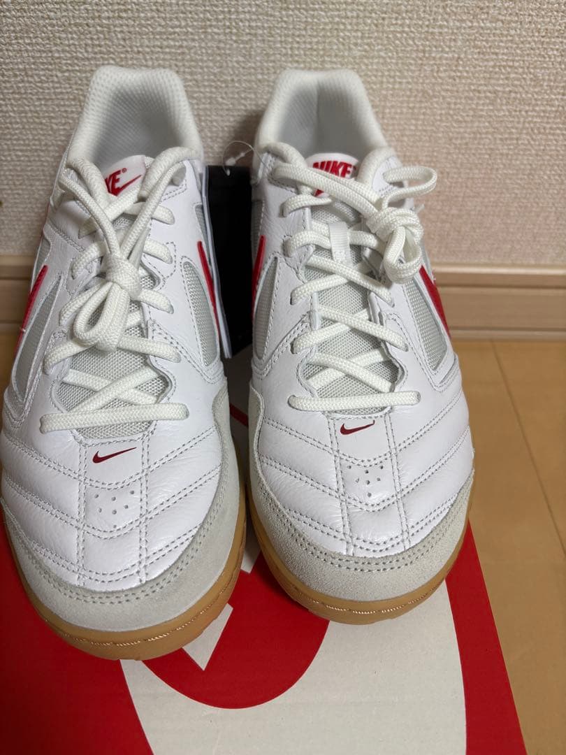【新品】【28センチ】Nike フットサルシューズ GATO