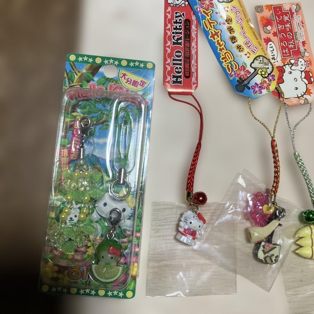 d*2様 平成レトロ　ご当地キティ　ストラップ まとめ売り　11点　ハローキティ