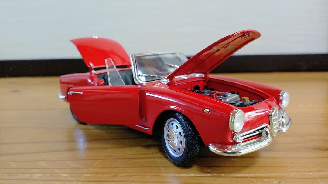 1/18　ミニカー　RICKO　アルファロメオ　ジュリエッタ　スパイダー