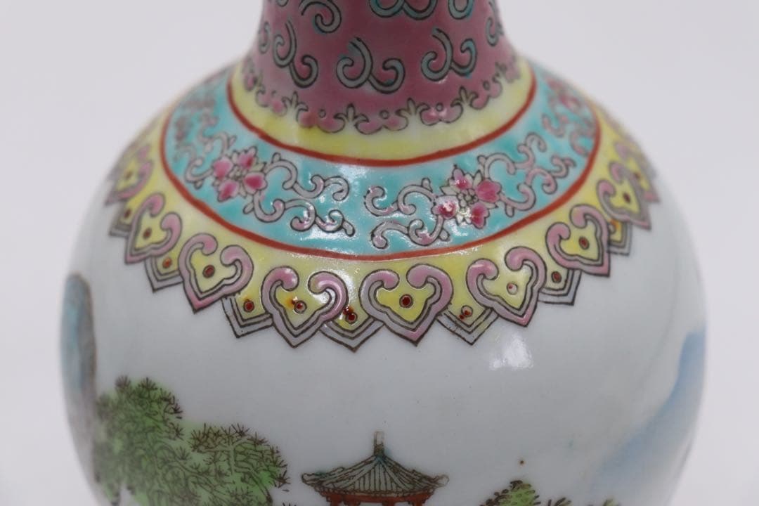 中国　粉彩　山水紋長頸瓶ペア　送料込み0406