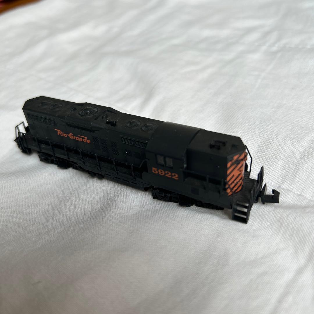 Nゲージ 外国車両（動力車両のみ）鉄道模型 ライト付き