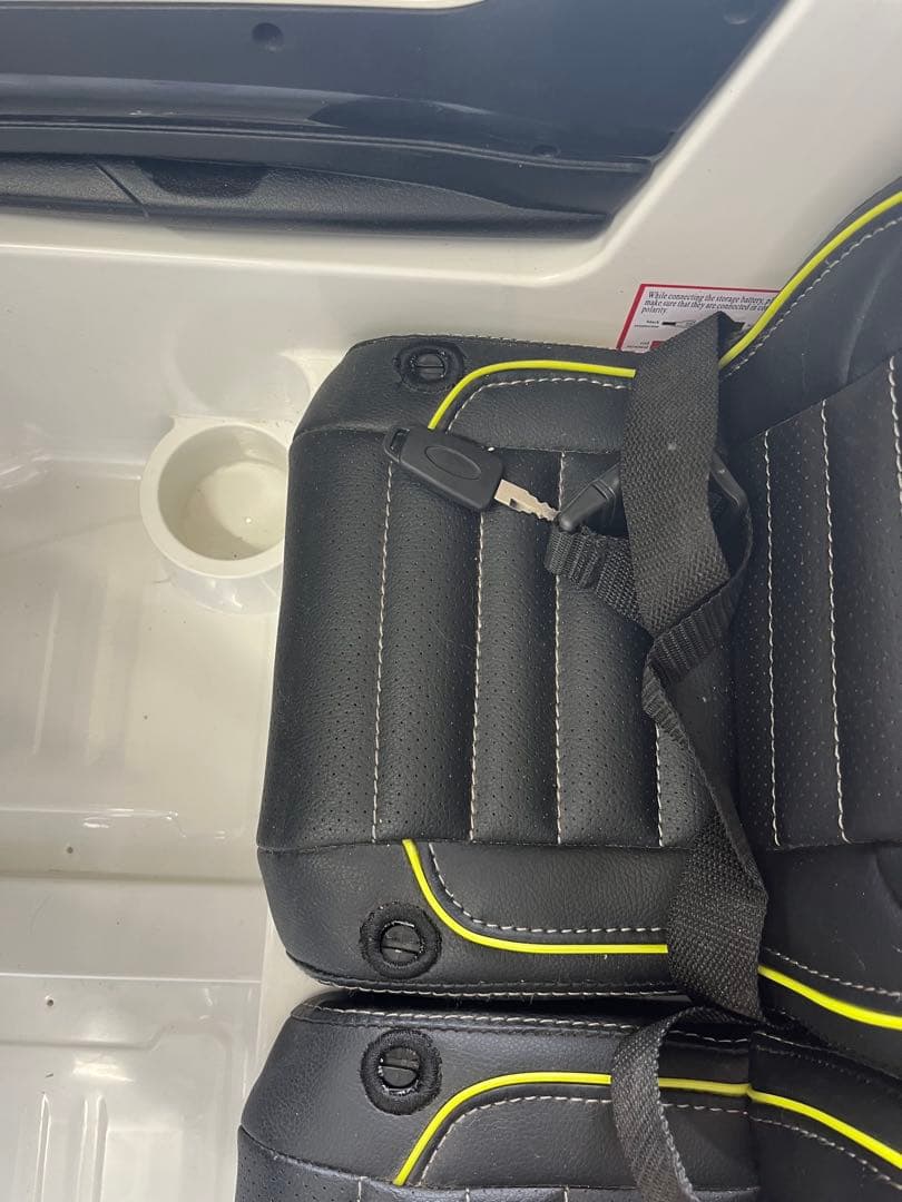 手渡し限定 乗用ラジコン TOYOTA HILUX RUGGED ハイラックス