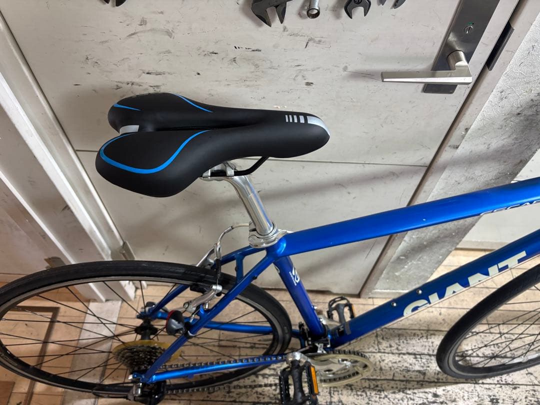 GIANT ESCAPE 青 ジャイアントのクロスバイク