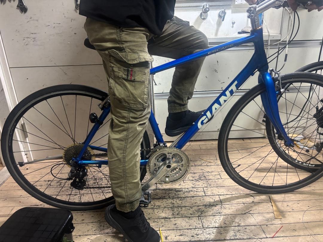 GIANT ESCAPE 青 ジャイアントのクロスバイク