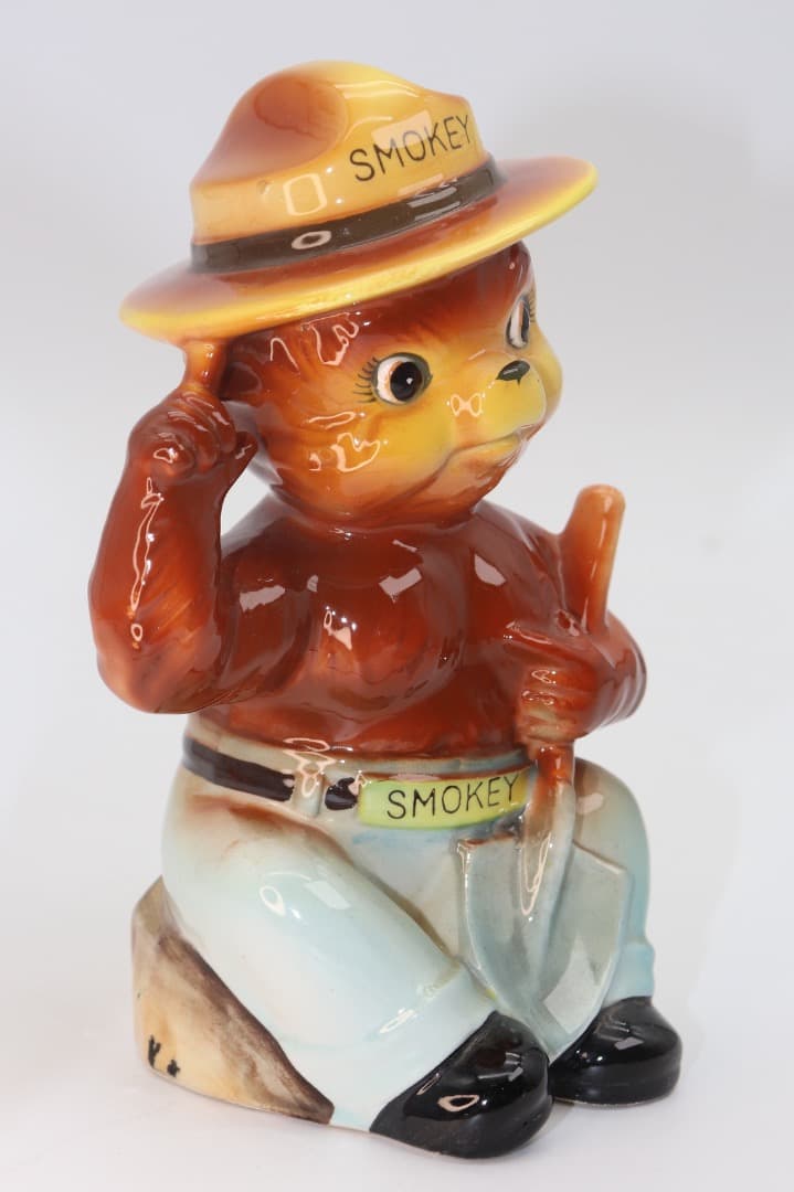 ビンテージ品　スモーキー・ザ・ベア 貯金箱 陶器製 約15cm