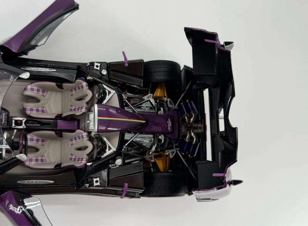 LCD 1/18 パガーニ ゾンダ hp バルケッタ 京商　オートアート