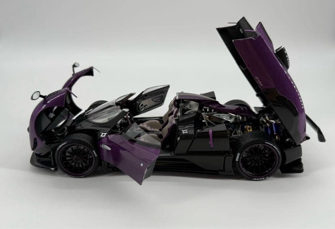 LCD 1/18 パガーニ ゾンダ hp バルケッタ 京商　オートアート