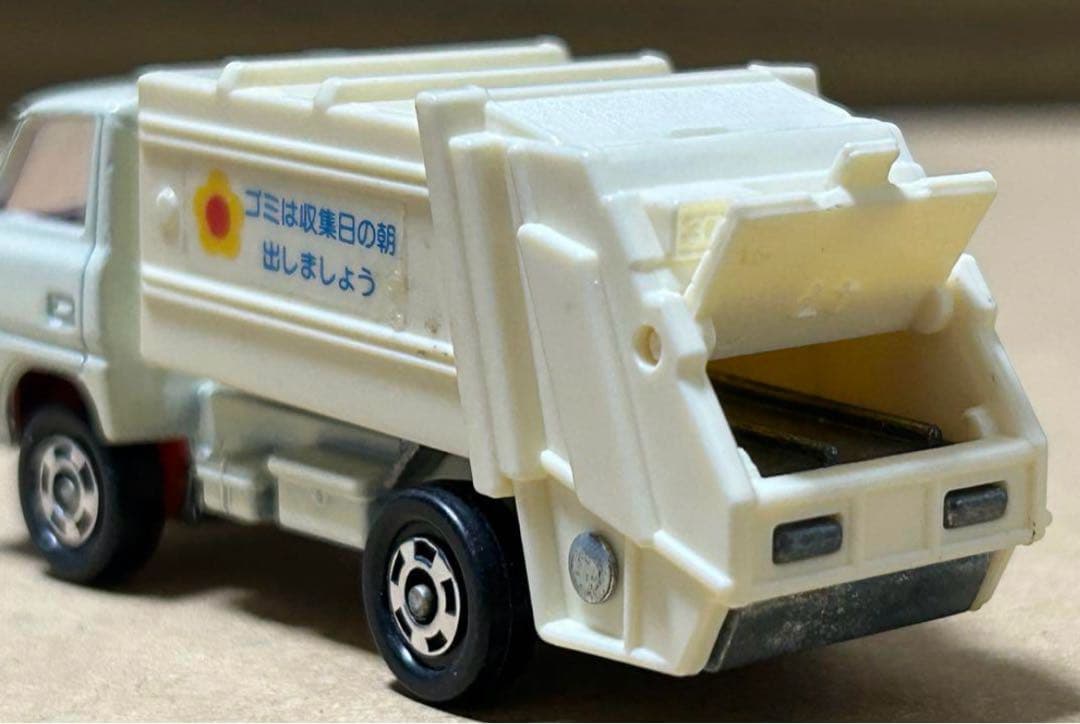 日本製 トミカ 三菱 キャンター 清掃車