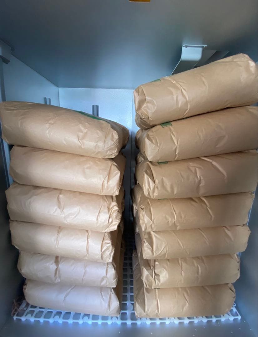 令和7年産新米　岡山県苫田郡産　減農薬栽培にじのきらめき　玄米30kg