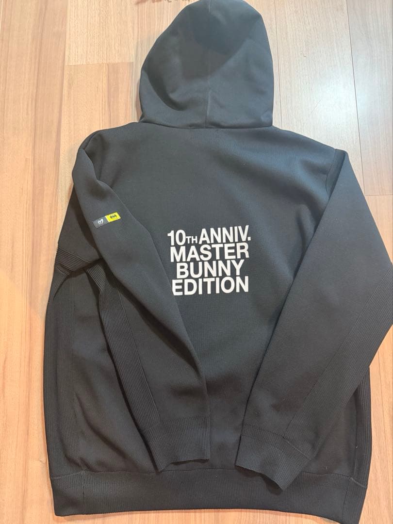 マスターバニーエディション ×BATMAN 10周年 長袖 ニットパーカー