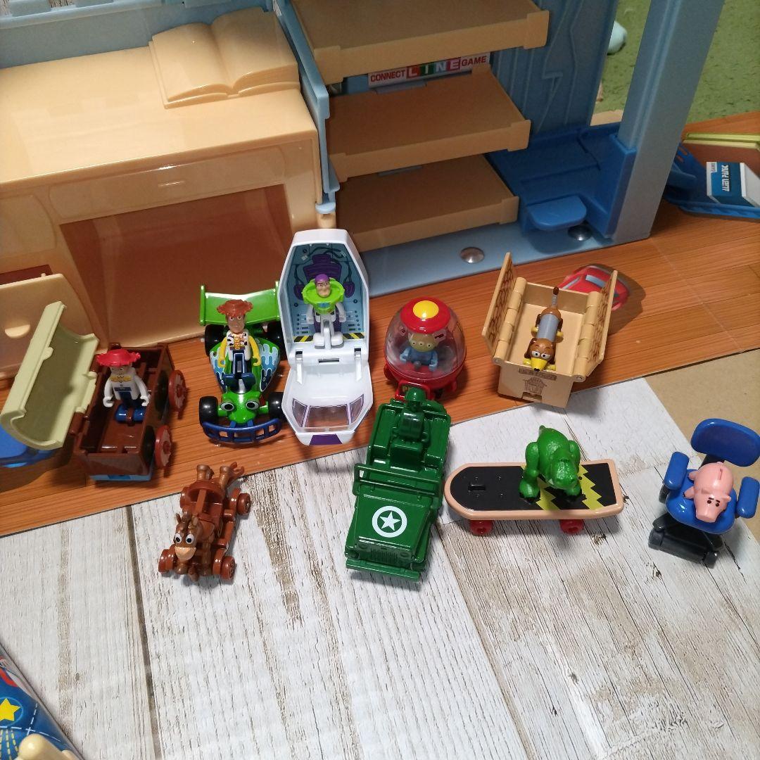 トミカ　トイストーリー　アンディルームに変身！パノラマバッグ　ドリームトミカ9台