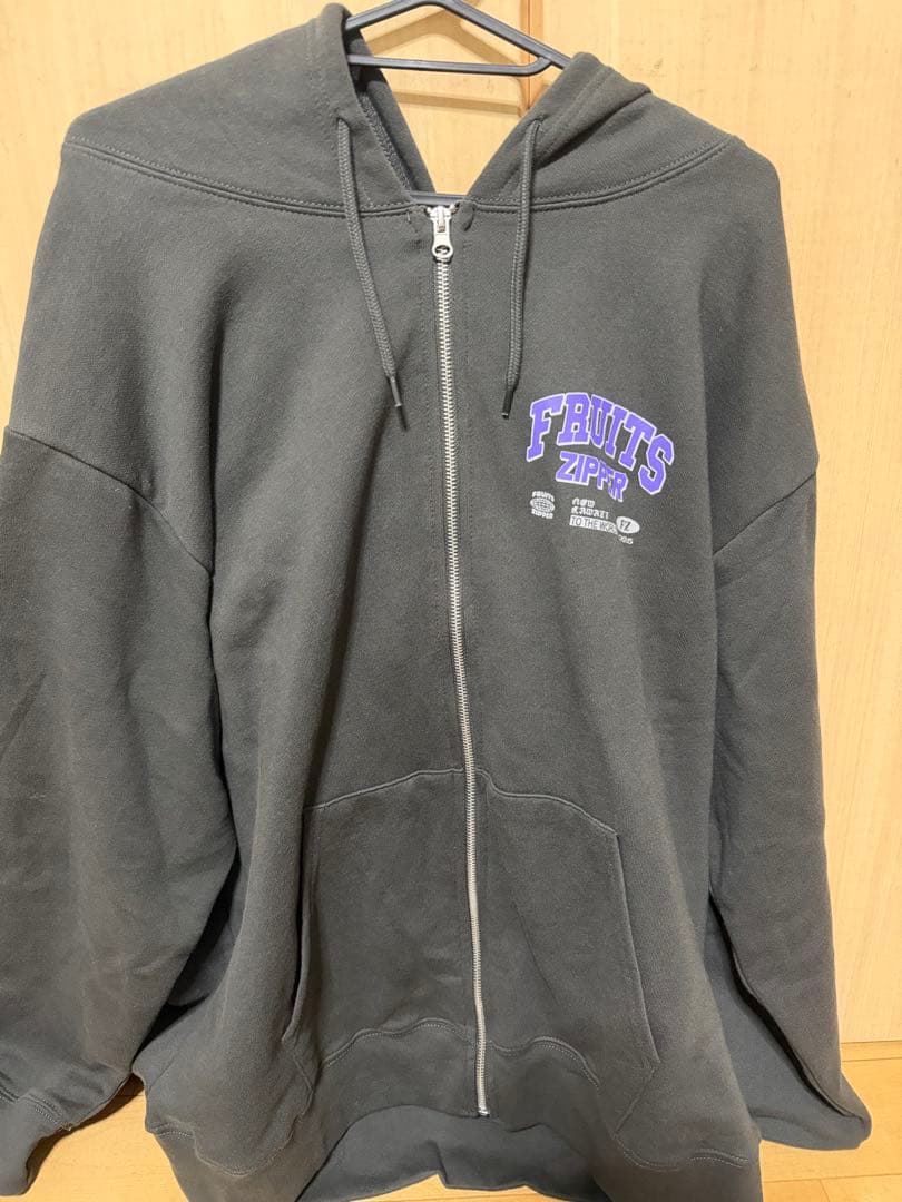 FRUITS ZIPPER フルーツジッパー　中川瑠夏　パーカー