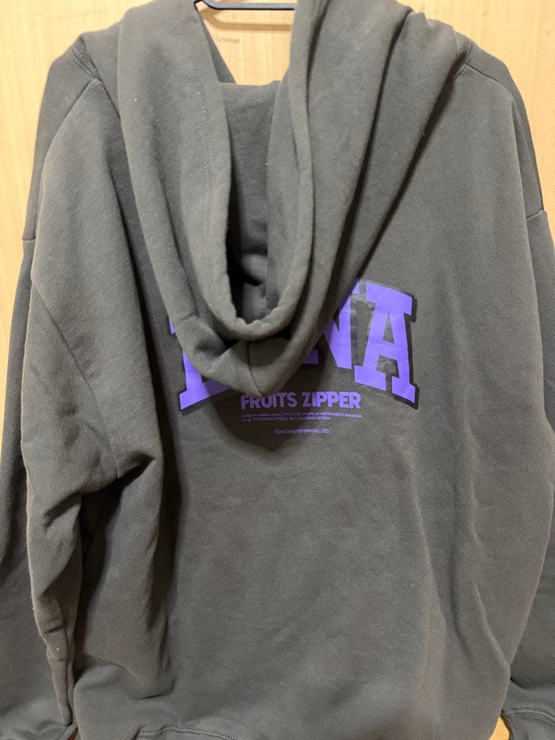FRUITS ZIPPER フルーツジッパー　中川瑠夏　パーカー