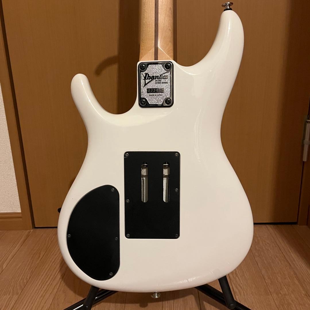 Ibanez JS100 WH Satriani シグネチャー H/S