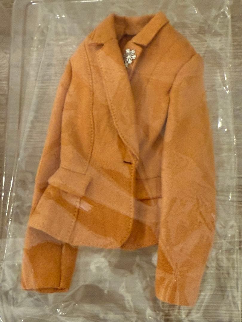 バイオハザード　アシュリー　1/6 可動フィギュア