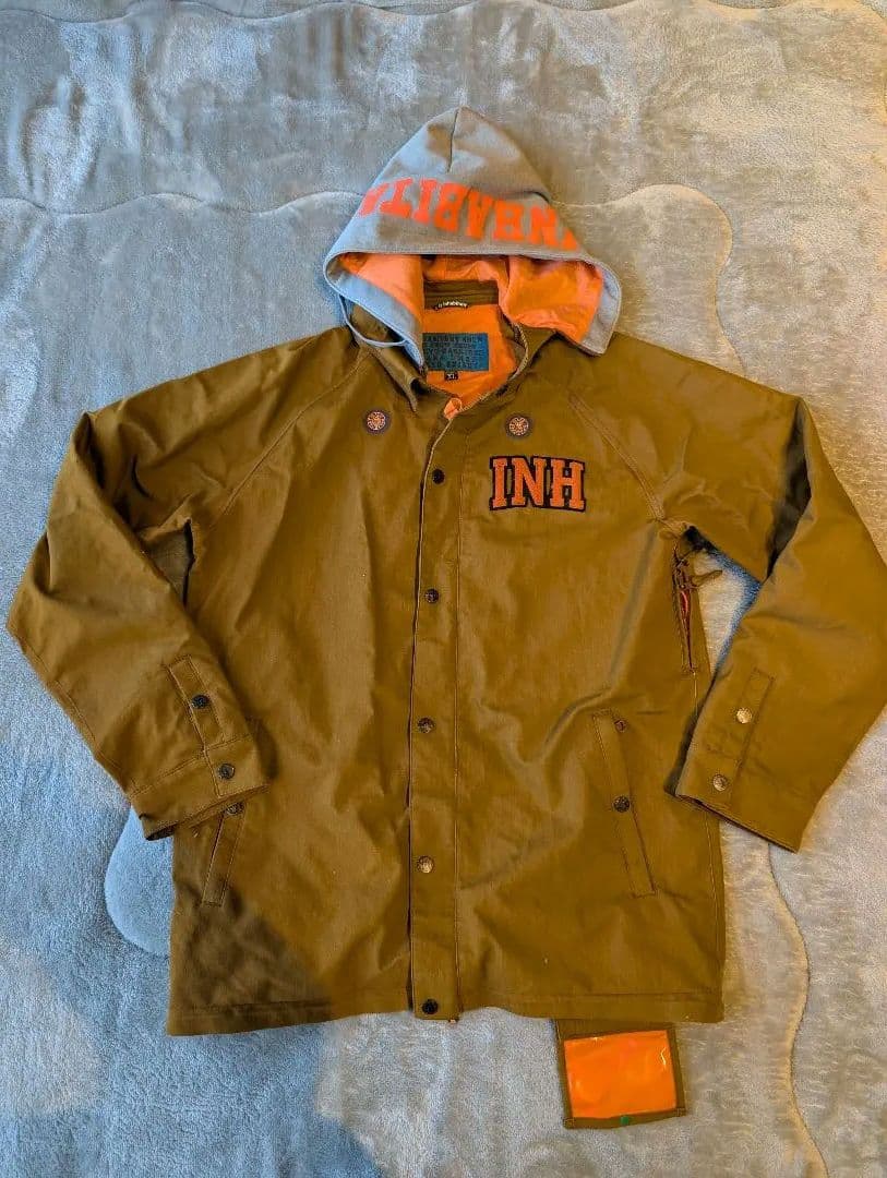 カーキ色 フード付きウェア　スノーボードウェア上下セット