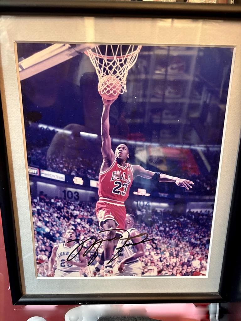 マイケル・ジョーダン　直筆サイン入り額装写真