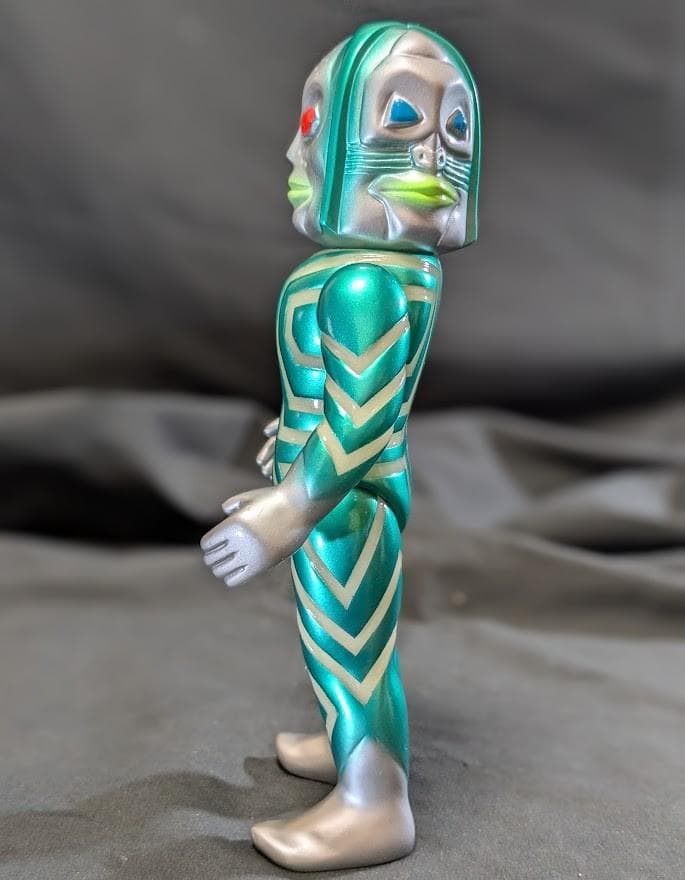 三面怪人 ダダ（Ｍ１号）三面バージョン ソフビフィギュア 蓄光カスタムペイント