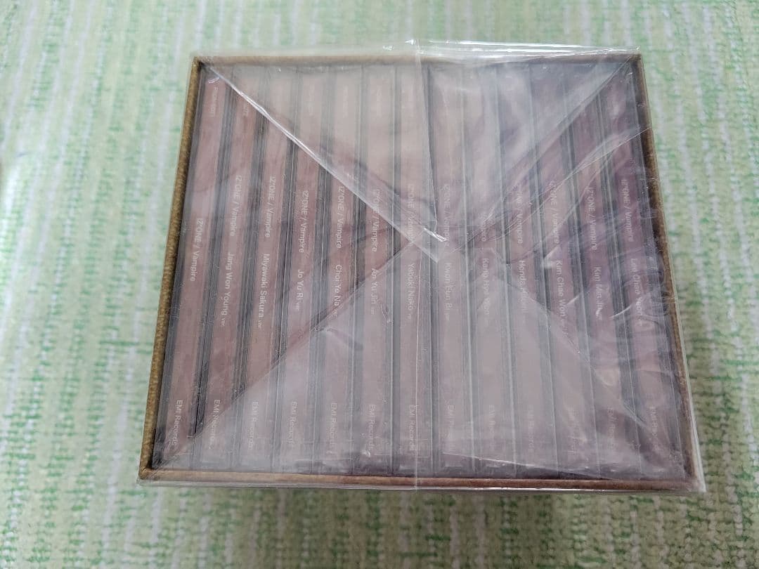 新品、未開封！IZ*ONEのCD+DVD6枚、BOX2個の8点セット