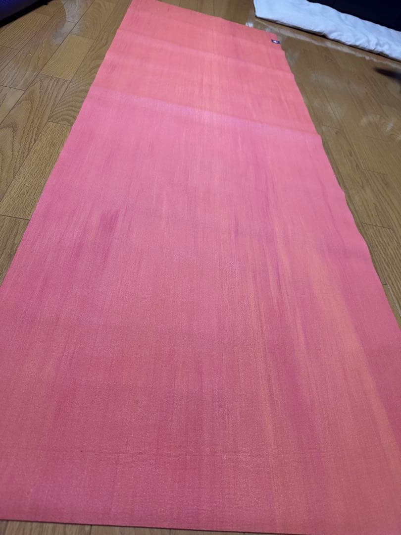 超軽量ピンクヨガマット　マンドゥカ